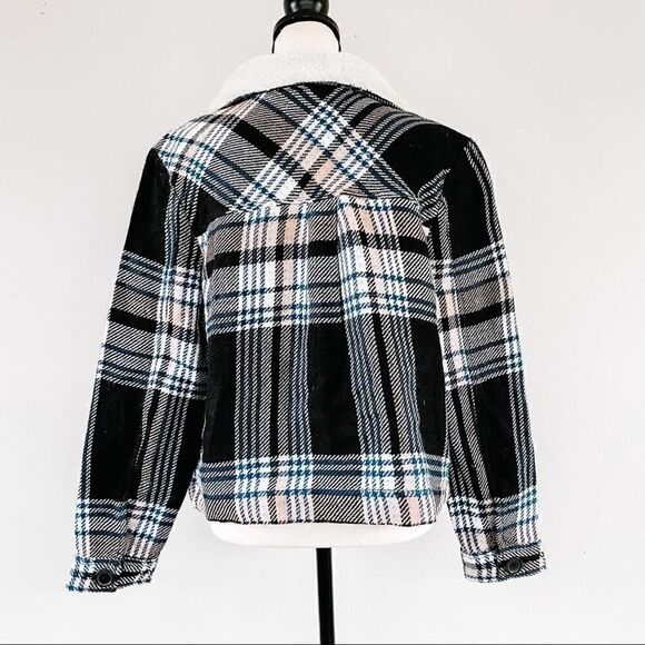 Susina Plaid Shacket   - Picture 5 of 11
